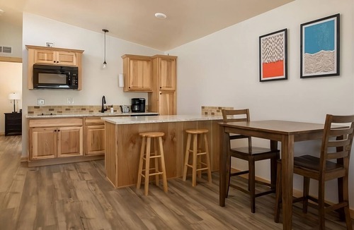 Boardman Hotel | Fantastic Sunsets & the Best Views! Gorgeous Room w/Outdoor Pool & Free Parking