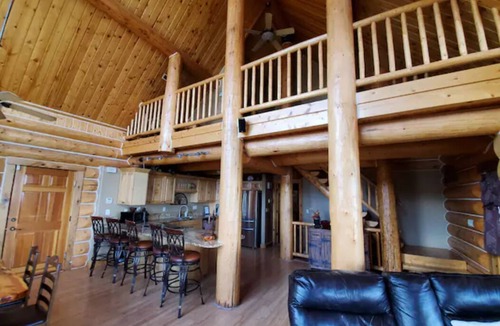 Harbor Village Cabin | Fantastic view! Arcade, Jacuzzi, Family Friendly Cottage!