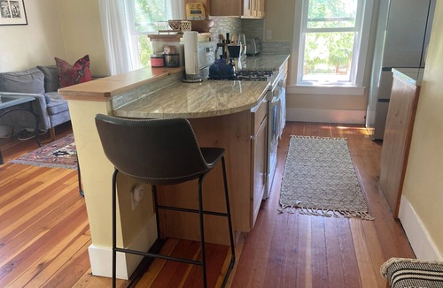 Historic Railroad District House | Farmhouse Light-filled Loft in Ashland's Historic Railroad District