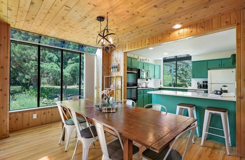 Sequim House | Farmhouse · Peaceful Farmhouse with Mountain Views & Hot Tub