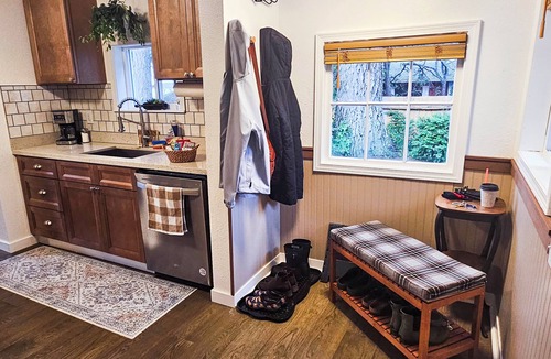 Belfair Cottage | Fatigued? Peaceful Getaway at the Cozy Cottage