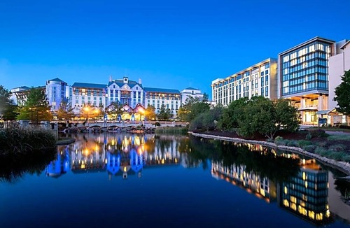 Grapevine Apartment | Featuring a 10-acre outdoor pool facility and a European-style spa .