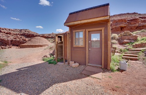 Moab House | Female Hogan, disc golf, kayaks, ATV, wildlife, hiking, beach, pet friendly