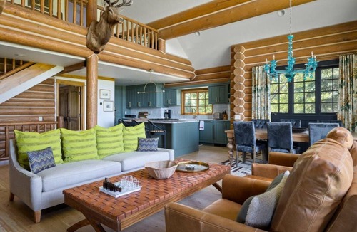 Victor Cabin | Fennario Cabin | Bronze Buffalo Ranch