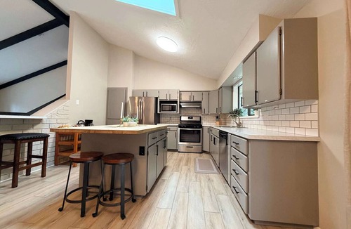 Coeur d'Alene House | Fernan Retreat, 3BR Minutes to Downtown & the Lake