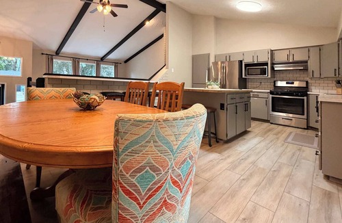 Coeur d'Alene House | Fernan Retreat, 3BR Minutes to Downtown & the Lake