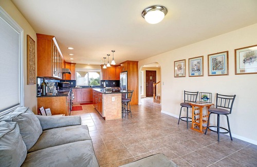 Grayland House | Fiesta Seas - A Beach Bungalow Getaway!