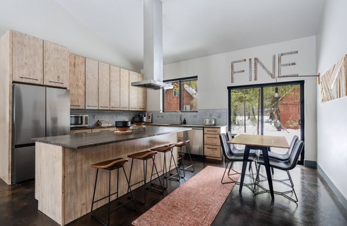 McCall House | FINE PINE PLACE in town/luxury modern/wow kitchen/whole house/yes dogs!