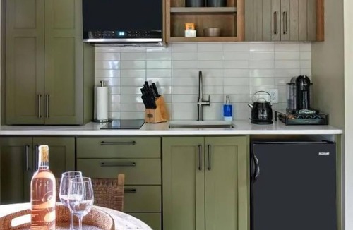 Stevenson Cabin | Finest Cabin Retreat: Wildlife, Dining, Hearth