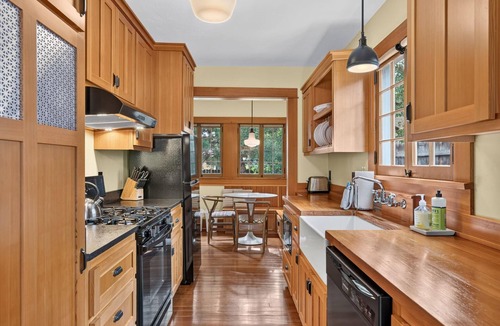 Old Bend Cottage | Fir Millhouse - Lovely historic cottage in downtown Bend