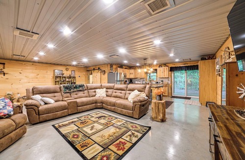 Murray House | Fire Pit & Grill! Hunter's Haven in Murray
