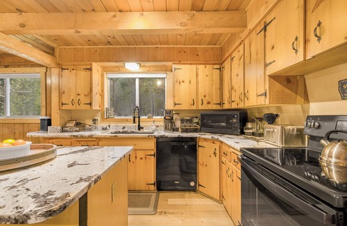 Island Park Cabin | Firepit, Game Room, Perfect for Fishing/ATV @ Creekside Cabin