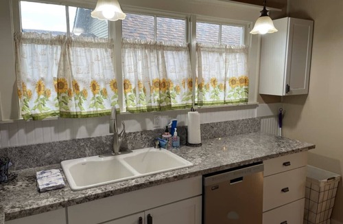 Jacksonville Cottage | Fireside Cottage in Downtown Jacksonville