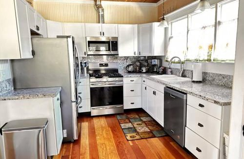 Jacksonville House | Fireside Cottage
