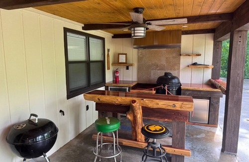Pangburn Cabin | FISH ~ FLOAT ~ RELAX … located ON The Little Red River