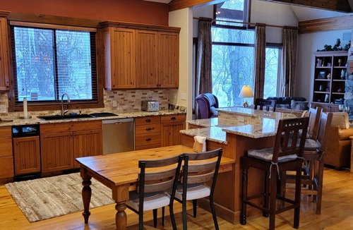 Eagle House | Fisherman's Paradise on Eagle River - 10 minutes from Vail/Eagle Airport