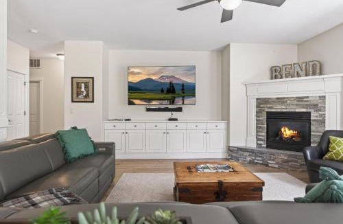 Bend House | Flagline Trail