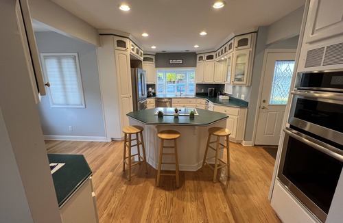 Beaverton House | For Family Gathering and Celebrate