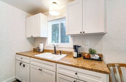 Klamath Falls Cottage | Forest Cabin by Crater Lake & Klamath Falls