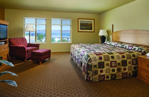 Harbor Village Resort | Forest, countryside, lake. all right here!