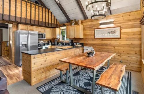 Roslyn Ridge Apartment | Forest Hideaway Lake Nearby with Epic Views