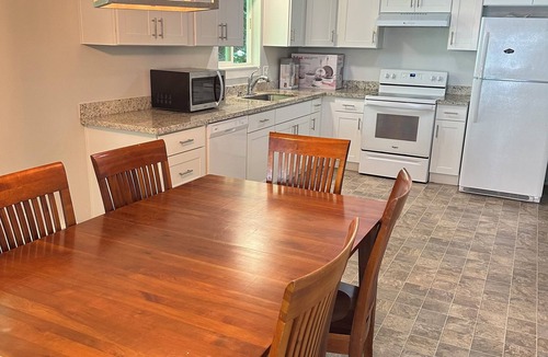 Edmonds Apartment | Forest Retreat ~ Serene & Secluded 2-bedroom apartment with WiFi in Edmonds