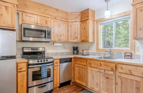West Yellowstone House | Forest View Cabin