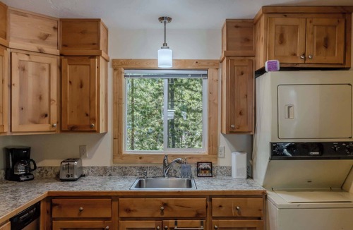 West Yellowstone House | Forest View Cabin