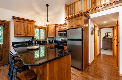 McCall Cabin | Forest Views | King Bed | Fireplace | Pet Friendly