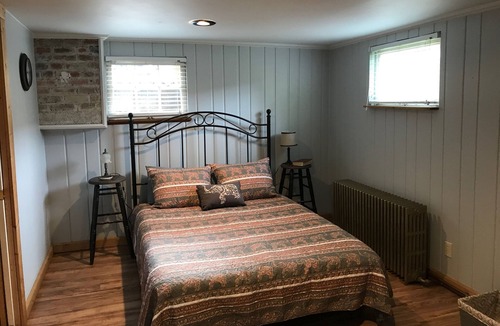 Moscow Apartment | Fort Russell Cottage Basement Suite