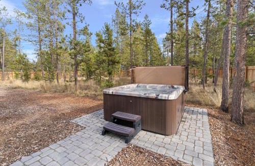 Oregon Water Wonderland House | Four Seasons Retreat