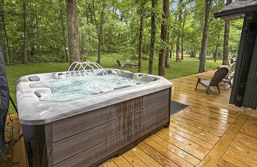 Rising Fawn House | Free Ruby Falls Ticket & More - Hot Tub-Fireplace-Firepit-McLemore 10 miles-Cloudland Canyon-Hiking