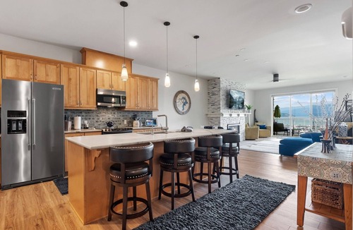 Sandpoint Condo | Fresh Design, King & Queen - Seasons at Sandpoint