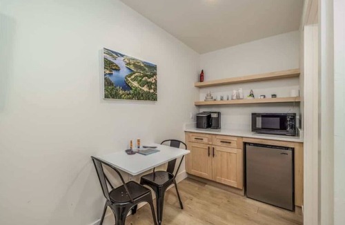 Coeur d'Alene Apartment | Fresh Modern Studio Affordable Lodging Downtown CDA