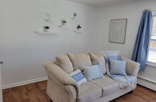 Monona Apartment | Fresh, Recently-Renovated Madison Apartment