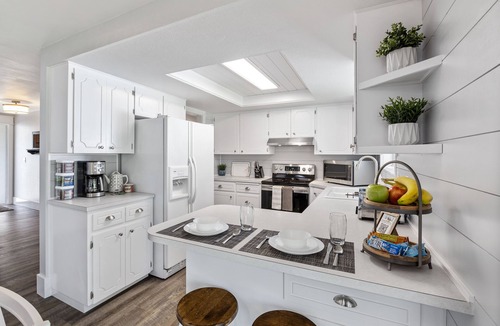 West Valley House | ☆Freshly Updated Home Fast WIFI Smart TV 2 Parks☆