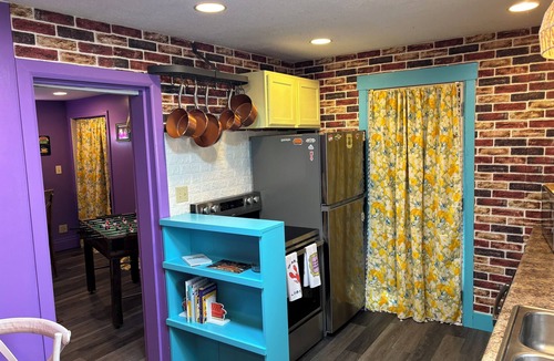 West Liberty Apartment | Friends themed apartment w/free parking