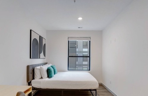 Downtown Lincoln Apartment | Frontdesk | 1 BR Apt by UNL Outdoor Adventures