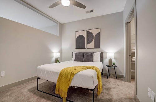 Broad Ripple Apartment | Frontdesk | Studio Apt by Efroymson Riverfront