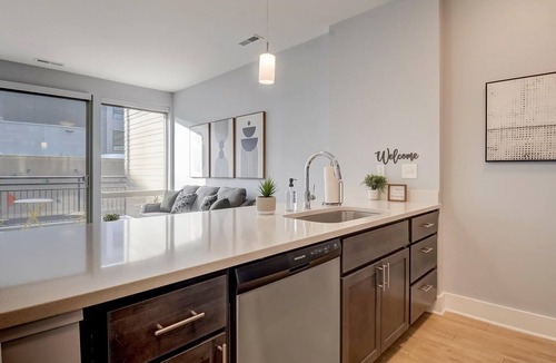 Cole-Noble District Apartment | Frontdesk | Studio Apt near the Eiteljorg Museum