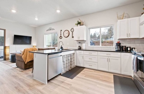 South Perry District Apartment | Full ADA Unit! - 2 Bed 2 Bath Unit Near Downtown!