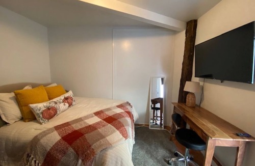 St. Maries Apartment | Fully furnished, Brand new custom one bedroom apartment in the heart of town.