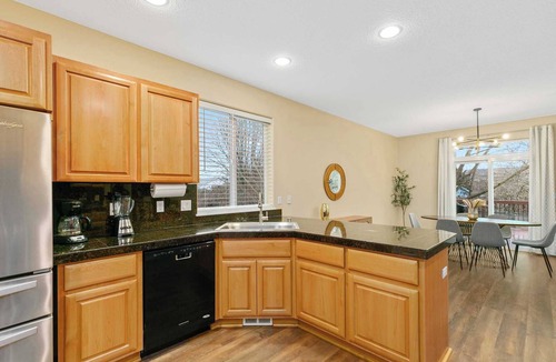 Vancouver House | Fully Furnished Home｜Professionally Cleaned｜Ready for Move In｜Garage #41991