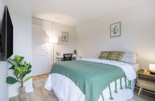 North Queen Anne Apartment | Fully Furnished Private Room in Queen Anne Seattle