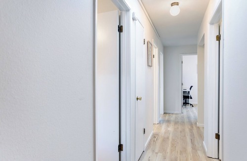 North Queen Anne Apartment | Fully Furnished Private Room in Queen Anne Seattle