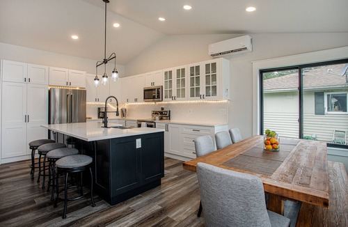 Anderson Island House | Fully renovated lake front get a way