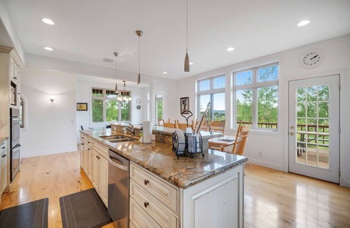 Driggs House | Fun w/Family! Mtn-View Gem w/Deck in Driggs