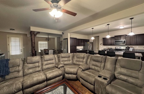 Bartlett House | Furnished Home with 4 Bedrooms and Prime Location for Nurses & Executives