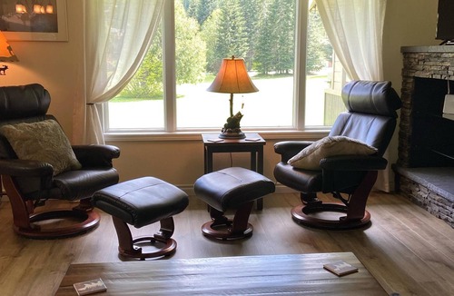 Leavenworth Condo | G-5 Condo-Ensuite-Comfort-Golf view