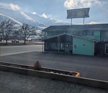 Brigham City Hotel | Galaxie Motel
